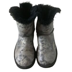 Women’s UGG boots size 6 mini Bailey bow snake print sheepskin casual boots